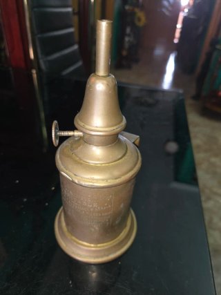Lámpara minero bronce antigua