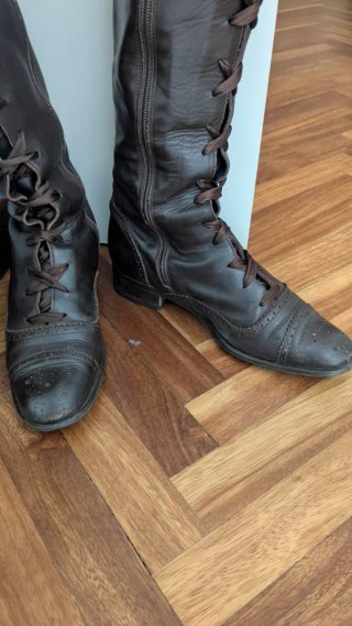 Botas altas de piel marrones