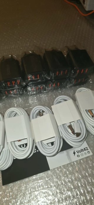 Lotto 10 Caricatori + 10 Cavi USB-C 2 Metri