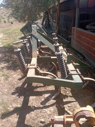 Cultivador 9 brazos
