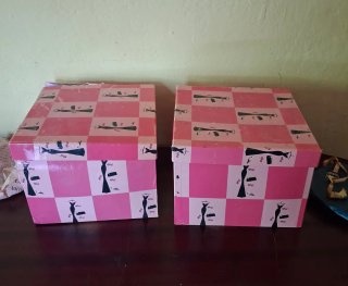 2 Cajas de Platos Decorativos mas lechera