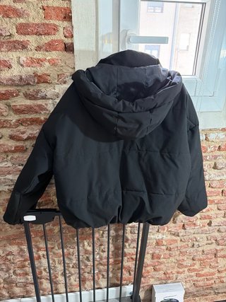 Plumífero negro capucha talla S 38/40