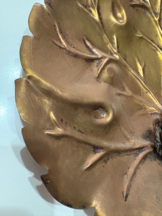 Vassoio in rame con foglia e uva