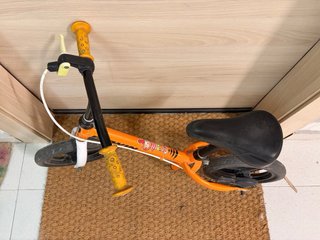 Bici sin pedales Btwin naranja