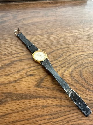 Reloj Lotus Dorado y Negro