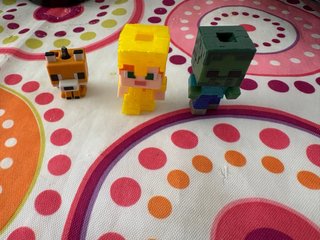 Figuras Minecraft Kinder Joy