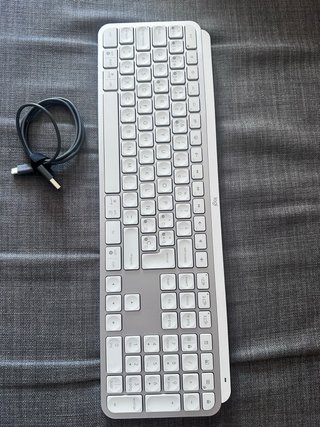 Teclado Logitech MX Keys S Inalámbrico K0LH18