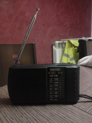 Radio Daewoo DRP-14 AM/FM Negra