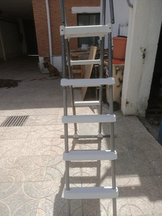 Escalera Piscina Metal y Plástico  1,45 m