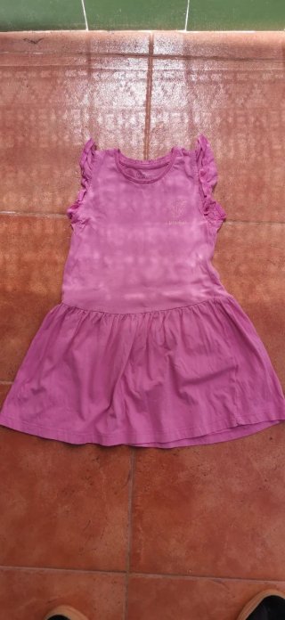 Lote 3 vestidos infantiles verano. Talla 5 años
