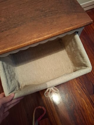 Mesita de noche rústica madera y mimbre
