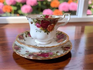 Vajilla floral Tríos Royal Albert Old Country Rose