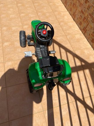Tractor Infantil a Pedales Falk Verde