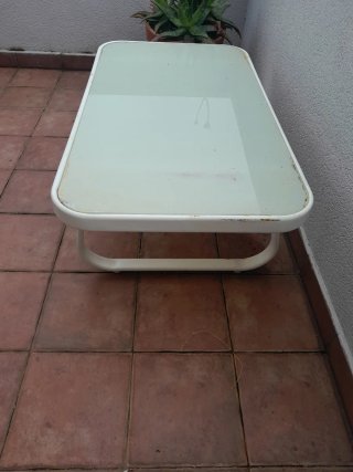 Mesa cristal y hierro