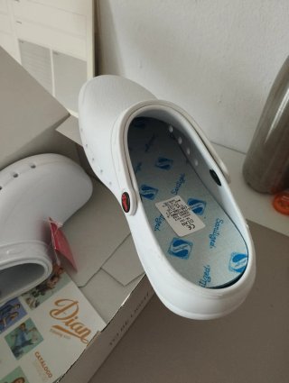 Zapatos sanitarios Dian