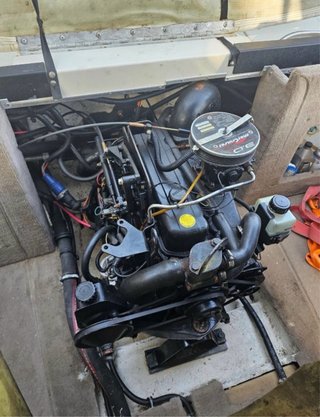 Barca a motor 6 plazas en perfecto estado