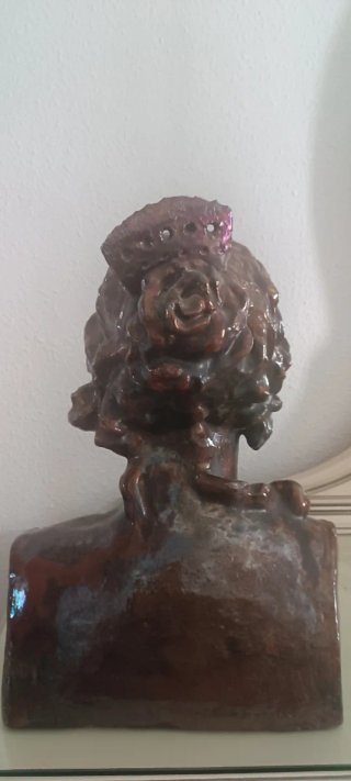 Figura cerámica mujer busto