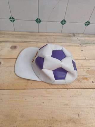 Gorra Real Madrid Balón Morado