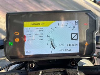 KTM Duke 125 Negra y Naranja