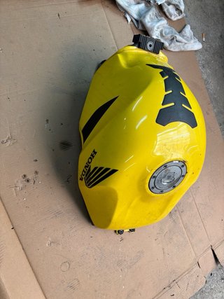 Honda CBR 900 RR Amarilla