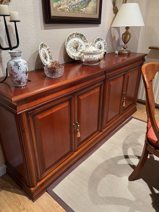 Buffet comedor madera de calidad. Estilo clasico