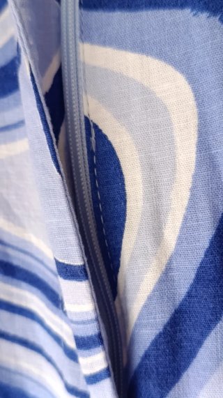 Pantalón Zara estampado azul y blanco Talla L