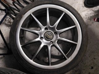 Llantas 17 4x108 Multirradio con neumáticos