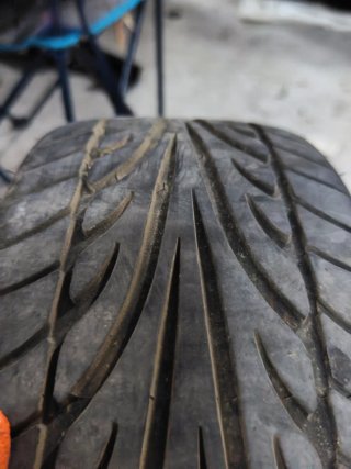 Llantas 17 4x108 Multirradio con neumáticos