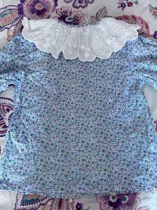 Blusa flores cuello bobo