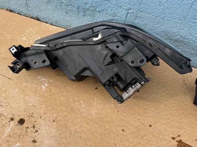 Faro derecho Mazda 3 IV HB BP 19-23 bcjh51030