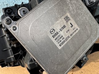 Faro derecho Mazda 3 IV HB BP 19-23 bcjh51030
