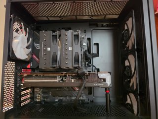 Rx6700xt + 32gb + 5 5600 + b550 + 80 gold + RGB PC