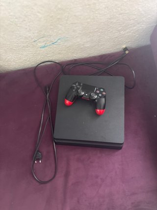Consola PS4 Slim Negra + Mando