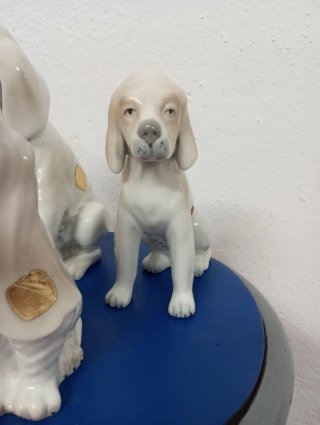 Figuras de perros de cerámica