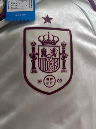 Camiseta Adidas España Oro y Blanca