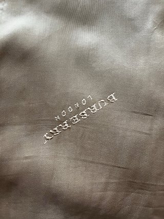 Abrigo Burberry Negro Forro Dorado