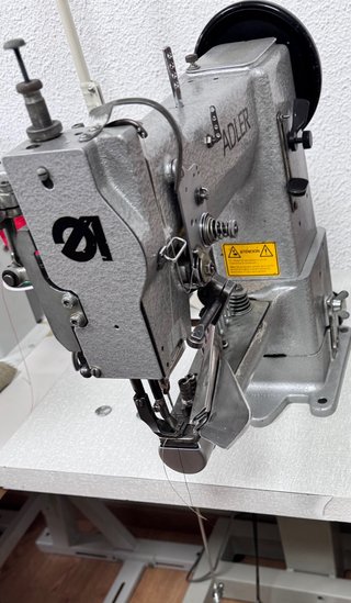 Máquina de coser industrial Adler