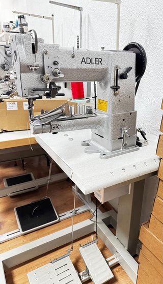 Máquina de coser industrial Adler