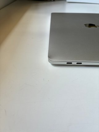 MacBook Pro 13 2017 512GB Touch Bar + Accesorios