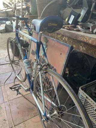 Bicicleta Antigua de Carreras Azul y Blanca
