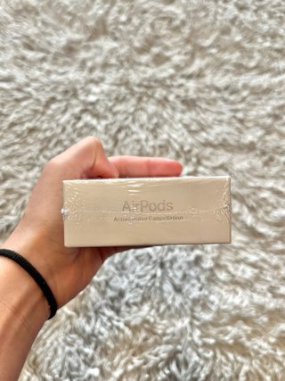 Apple AirPods 4