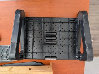 Reposapiés ergonómico negro