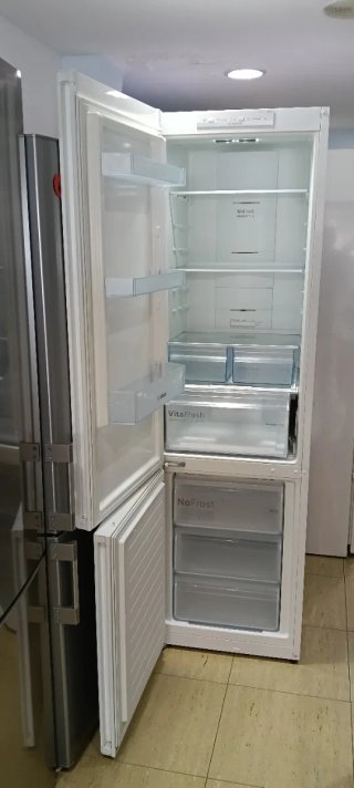 NEVERA COMBI BOSCH NO FROST ENERGÍA A+ 203 X 60 cm