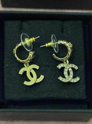 Pendientes Chanel Coco Crush Dorados