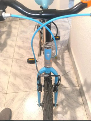 Bicicleta infantil azul y beige