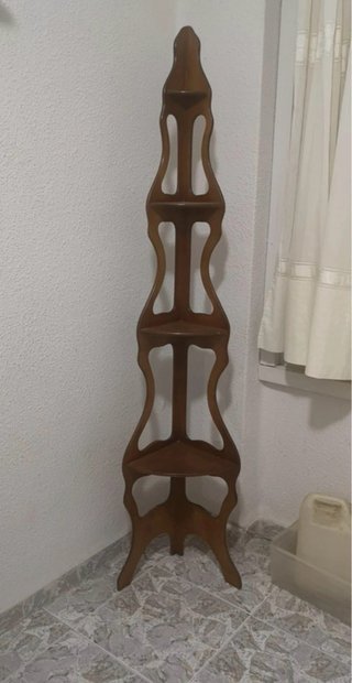 Rinconera de madera marrón