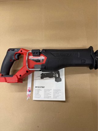 Sega diritta Milwaukee M18 FSZ Fuel