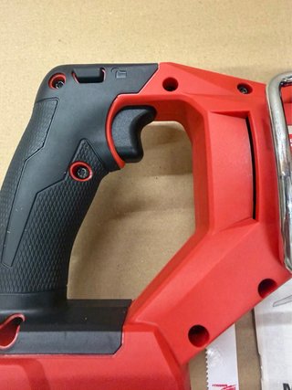 Sega diritta Milwaukee M18 FSZ Fuel