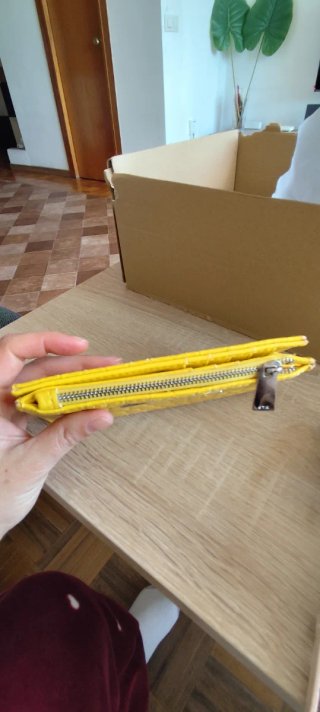 Cartera amarilla Stradivarius efecto piel