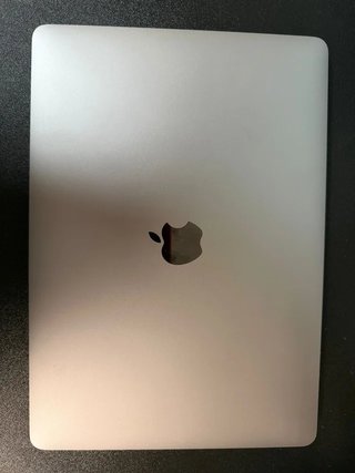 MacBook Pro 13'' 8/256GB i5 con accesorios